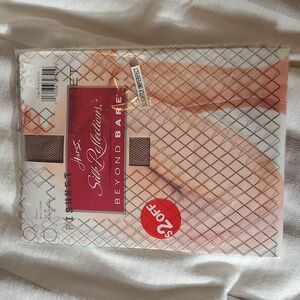 Ladies Hanes Silk Reflections Fishnet nylons, size EF